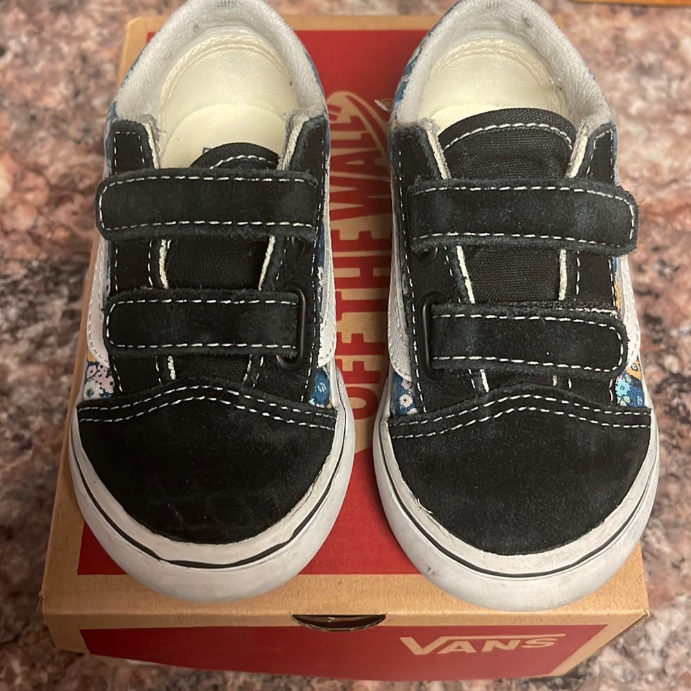Floral multi/black vans 7.5